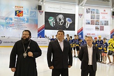 В Смоленске стартовал хоккейный турнир-мемориал памяти Александра Степанова