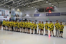 В Смоленске стартовал хоккейный турнир-мемориал памяти Александра Степанова