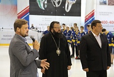 В Смоленске стартовал хоккейный турнир-мемориал памяти Александра Степанова